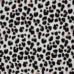 Lade das Bild in den Galerie-Viewer, French Terry Animal Print auf weiß
