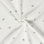 Lade das Bild in den Galerie-Viewer, Musselin Wale auf wollweiß
