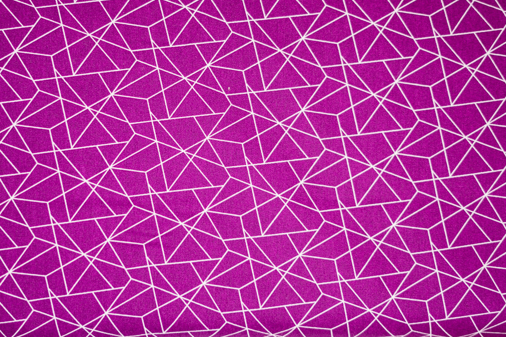 Baumwollstoff graphisches Muster auf lila