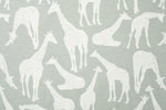 Lade das Bild in den Galerie-Viewer, Jersey Giraffen in Glitzer auf hellgrau
