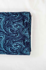 Lade das Bild in den Galerie-Viewer, Jersey Abstrakte Maltechnik in aqua-blau
