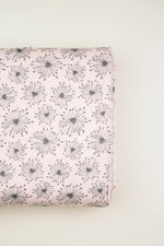 Lade das Bild in den Galerie-Viewer, French Terry Blume/Blüte in grau auf zartrosa
