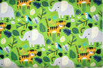 Lade das Bild in den Galerie-Viewer, French Terry Dschungel Tiere auf grün
