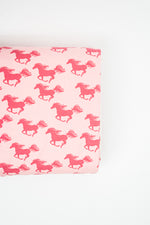 Lade das Bild in den Galerie-Viewer, French Terry Pferde auf rosa
