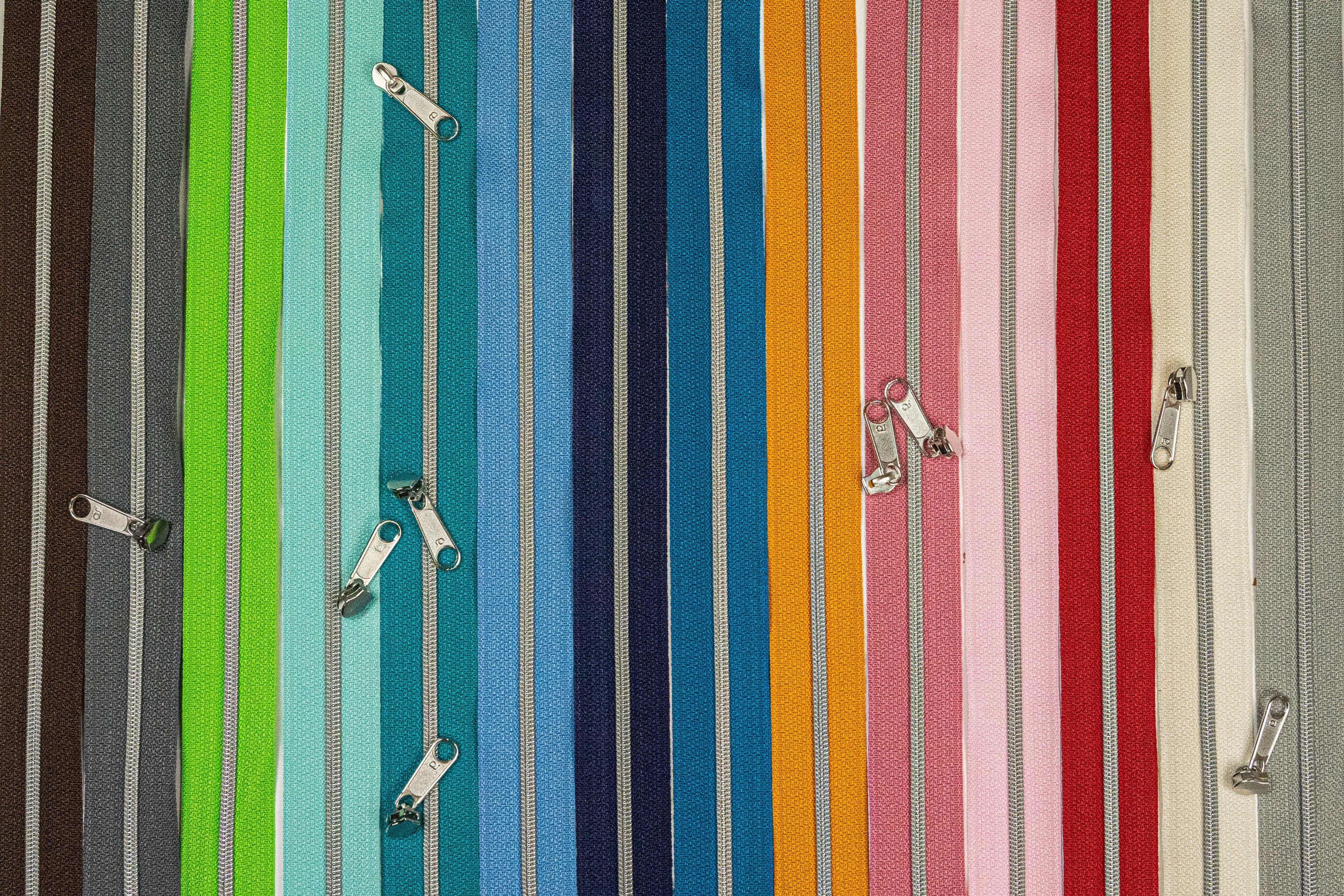 Reißverschlüsse 4mm Spirale als Meterware in verschiedenen Farben