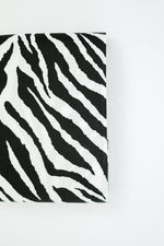 Lade das Bild in den Galerie-Viewer, Baumwollstoff Zebra
