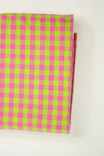 Lade das Bild in den Galerie-Viewer, Baumwollstoff groß kariert pink-neongrün Webware

